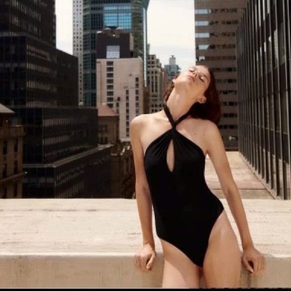 SLIT DRAPED BODYSUIT - Picture 1 of 4